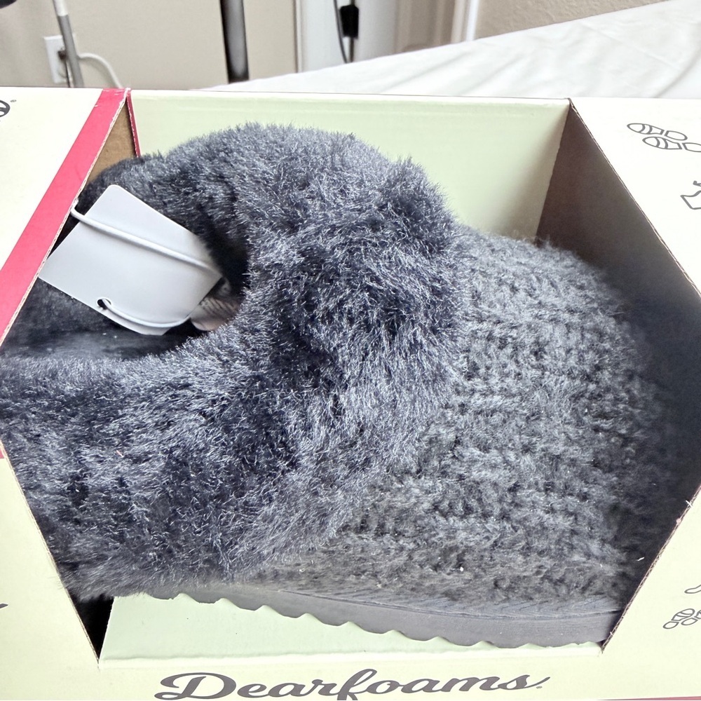 Dearfoams Black Memory Foam Slippers - Picture 8 of 8